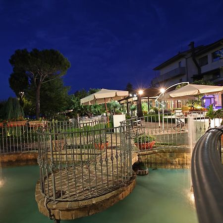 Hotel Tetto Delle Marche - Ristorante Dei Conti Чинголи Экстерьер фото